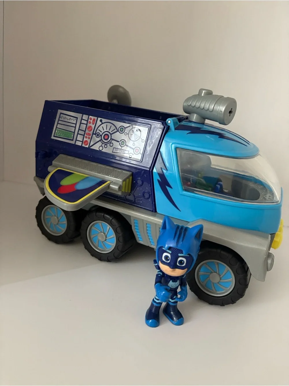 PJ Masks Mega Rover 3 Seat Vehicle with Light & Sound and Catboy Figure